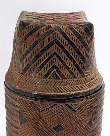 Kuba Beh�lter f�r Rotholzpulver - DR Kongo