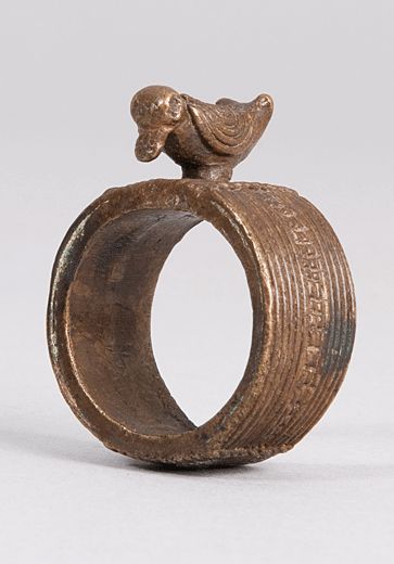 Fingerring mit Vogel - Dan - Elfenbeink�ste