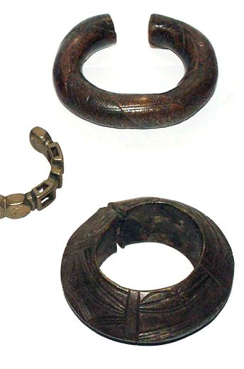 F�nf Armreife  - Fulani, Gurma, Bagirmi und Nupe