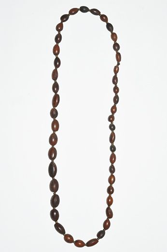 Braune Glasperlenkette mit Metalleinlagen - Westafrika