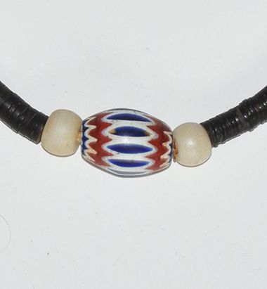 Halskette mit Chevron-Perle - Westafrika