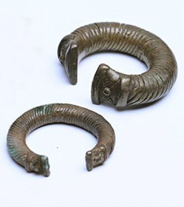 Zwei Alte Manilla - Westafrika