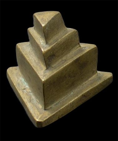 Zwei Akan-Goldgewichte � pyramidenf�rmig � Ghana